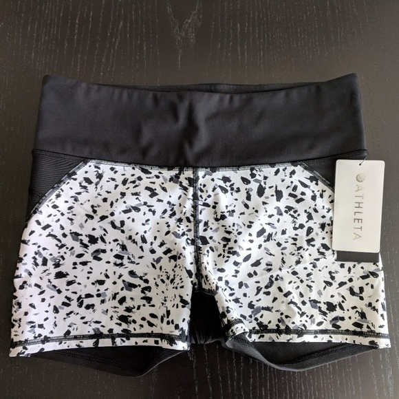 Athleta Pants - NWT Black and White Athleta Stealth Shortie sz L